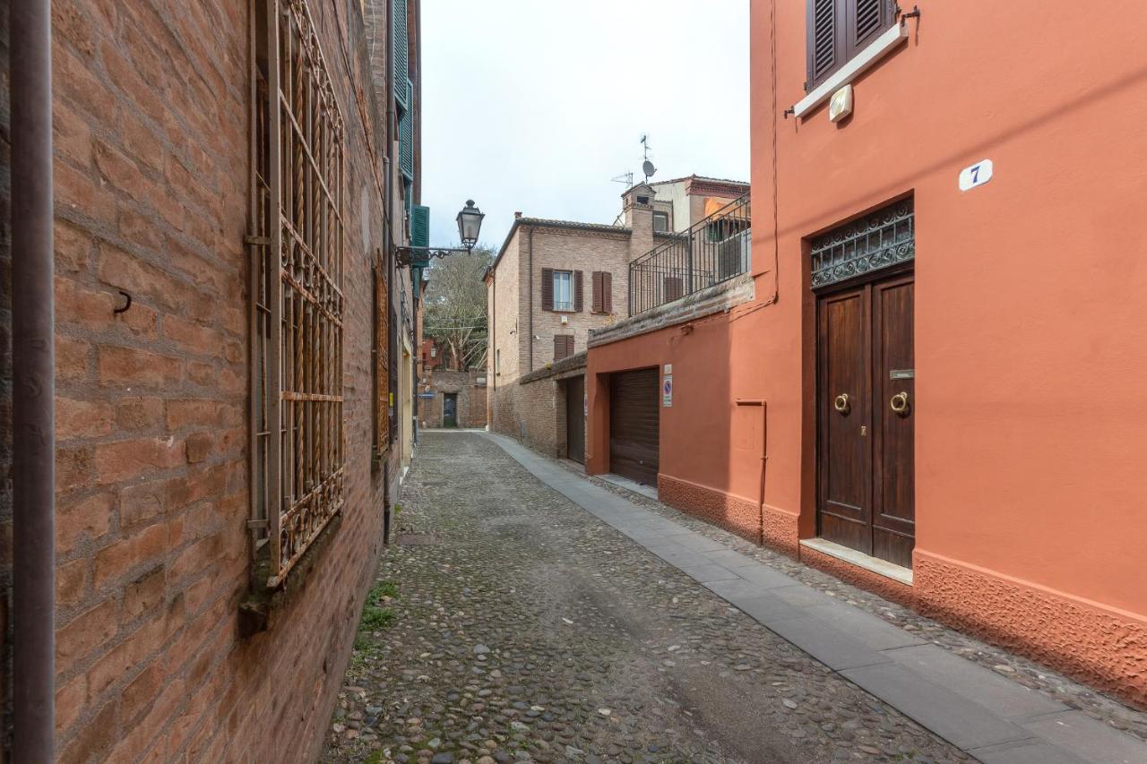 Ferrara Casa Dell'Archivolto Con Garage Apartment Exterior photo